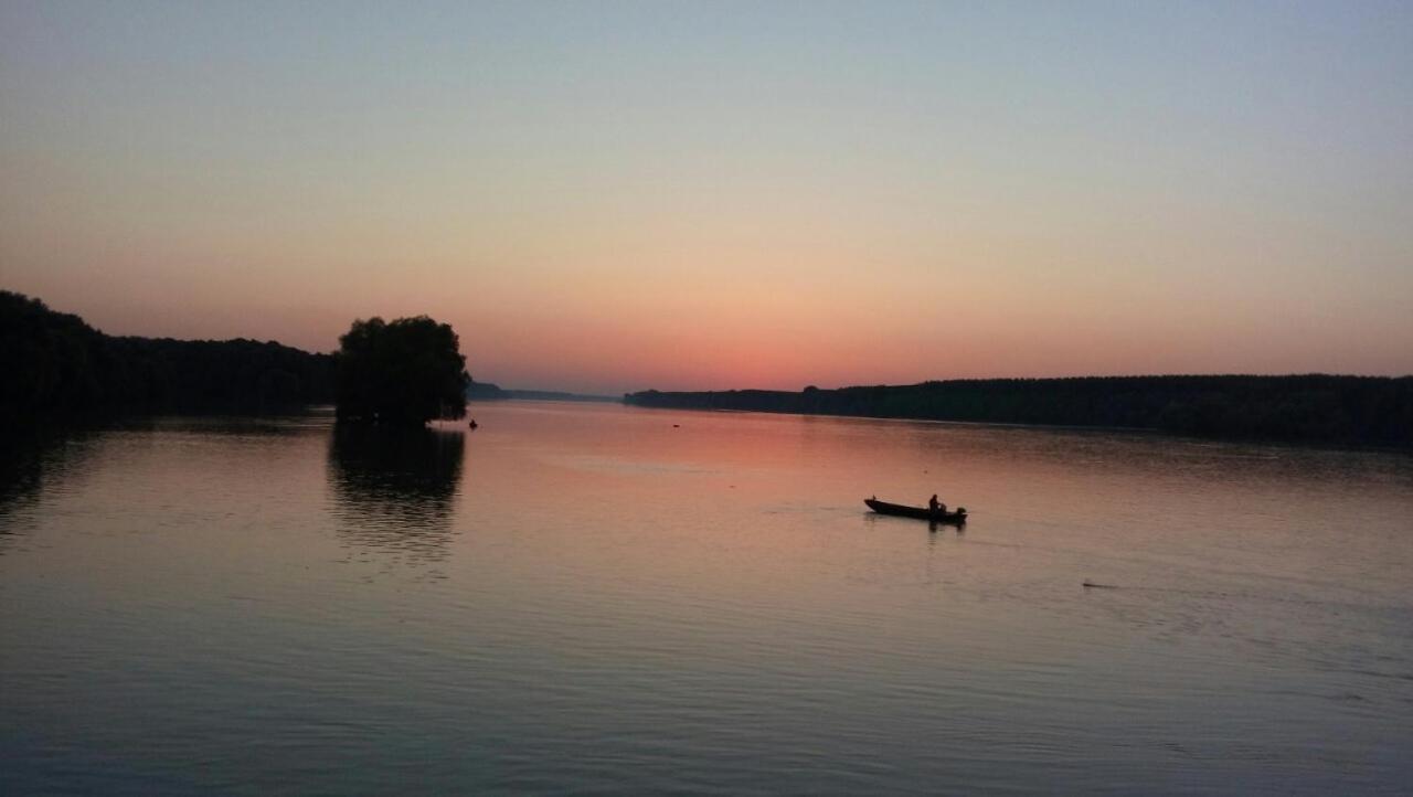 Izvor Appartement Ilok Buitenkant foto